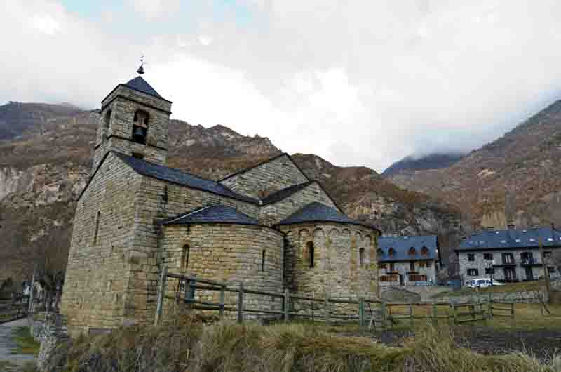 Lleida - Barruera - iglesia de Sant Feliu de Barruera 3.jpg